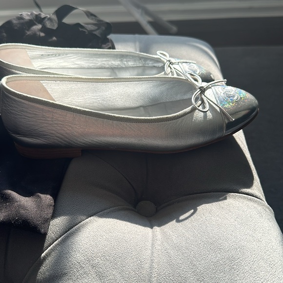 CHANEL CLASSIC BALLERINA FLAT WITH HOLOGRAPHIC TOE. WORN ~ 4X. WITH DUST BAGS - Picture 6 of 15